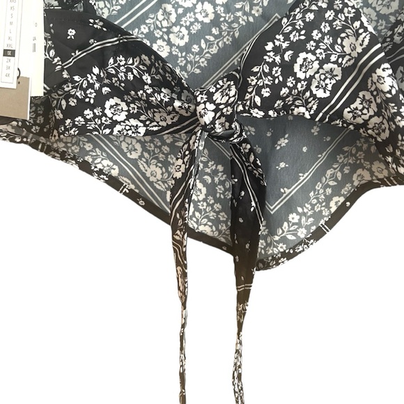 BP | NWT BLACK CLASSIC BANDANA HANDKERCHIEF CROP TOP - Picture 4 of 9